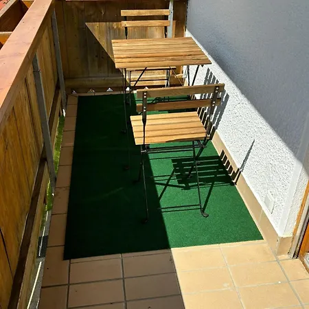 Διαμέρισμα Graf, Balkon, Parkplatz, Kueche, Grosses Wohnzimmer Mit Fernseher Regen