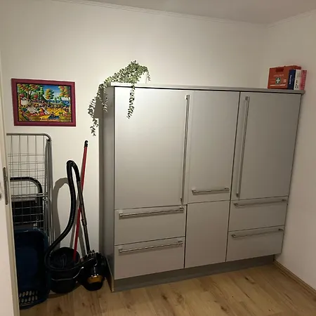 Apartment Ferienwohnung Graf, Balkon, Parkplatz, Kuche, Grosses Wohnzimmer Mit Fernseher